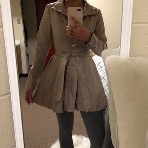 Betsey Johnson lightweight women’s trench coat